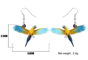 Flying Blue & Gold Macaw acrylic pierced earrings & measurements