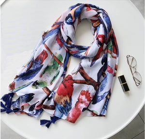 Galah, Leadbeater, Scarlet Macaw, Blue & Gold Macaw, African Grey & more parrots on this scarf!